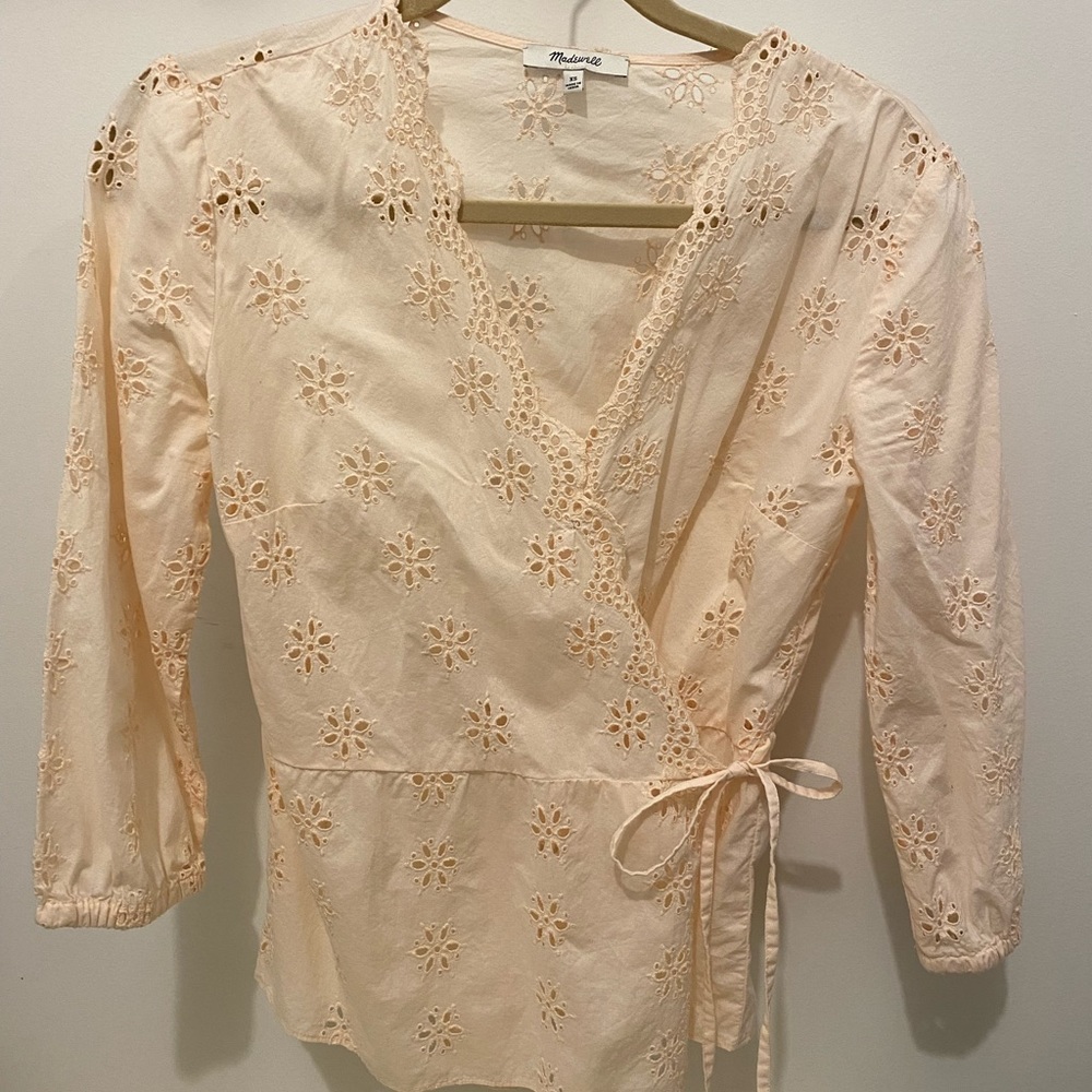 Madewell blush eyelet top XS